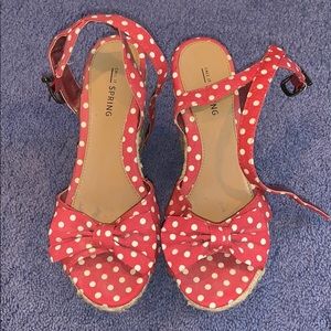 Red polka dot wedges!